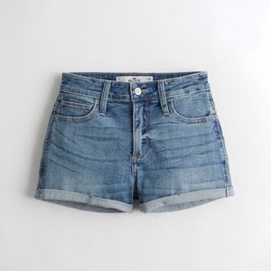 Hollister Soft Stretch Curvy Mid-Rise Short 3” NWT